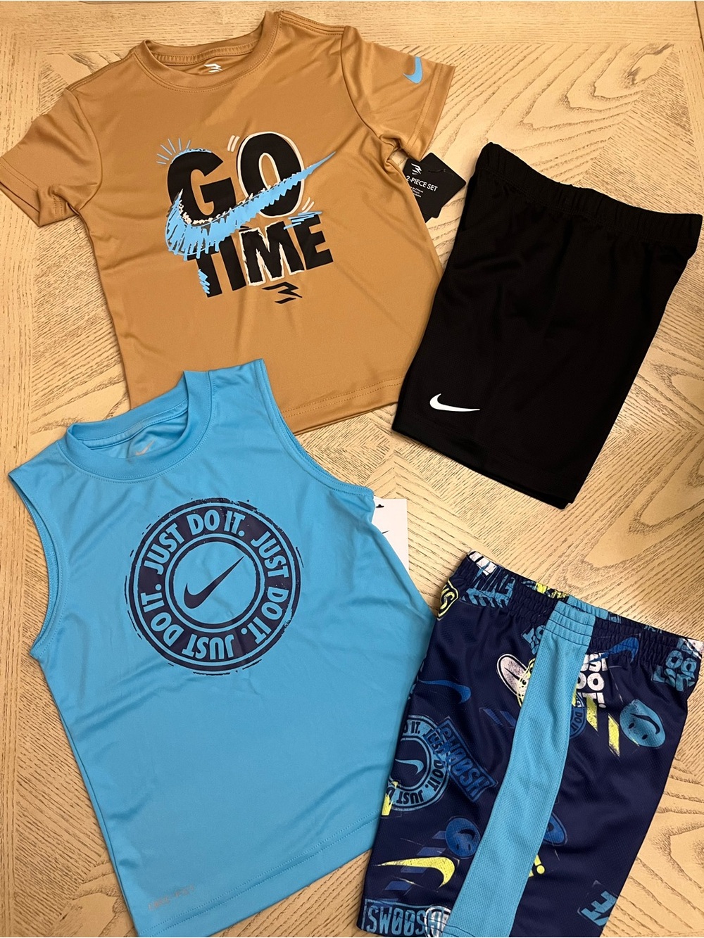 *BUNDLE* Boys Nike Tees & Shorts Size 6